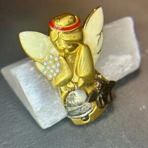 Brooch Angel With Pearls